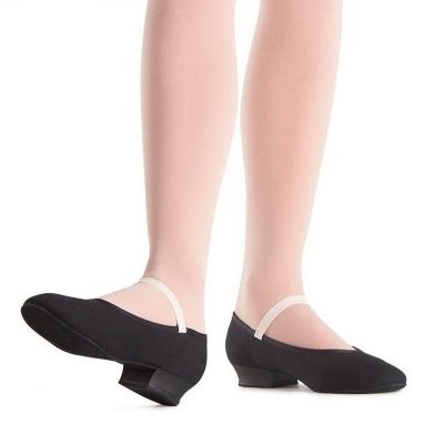 Freed low-heel Black Character Shoes
